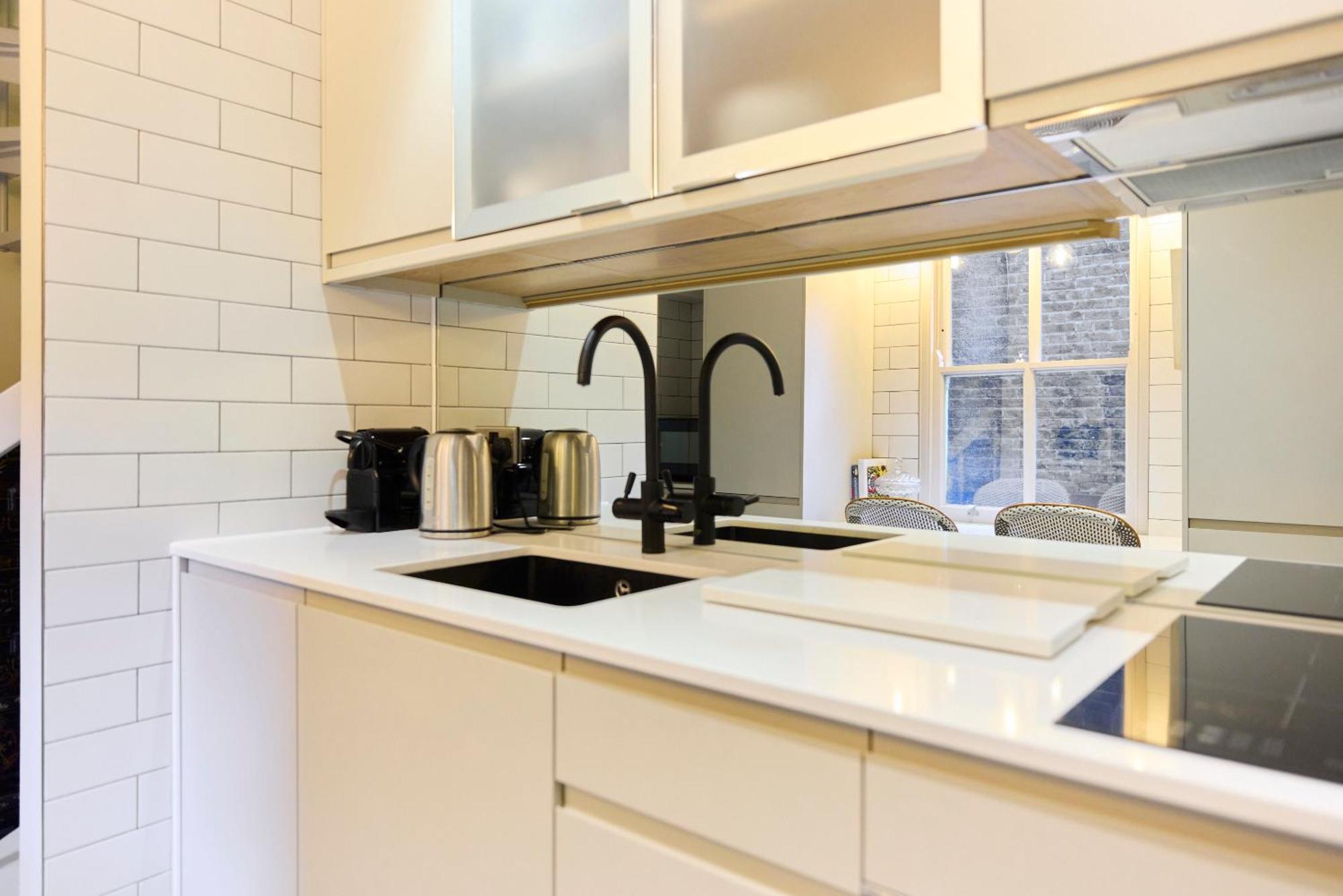 Appartamento The Kensington Designer's Retreat - Modern 1bdr Flat Londra